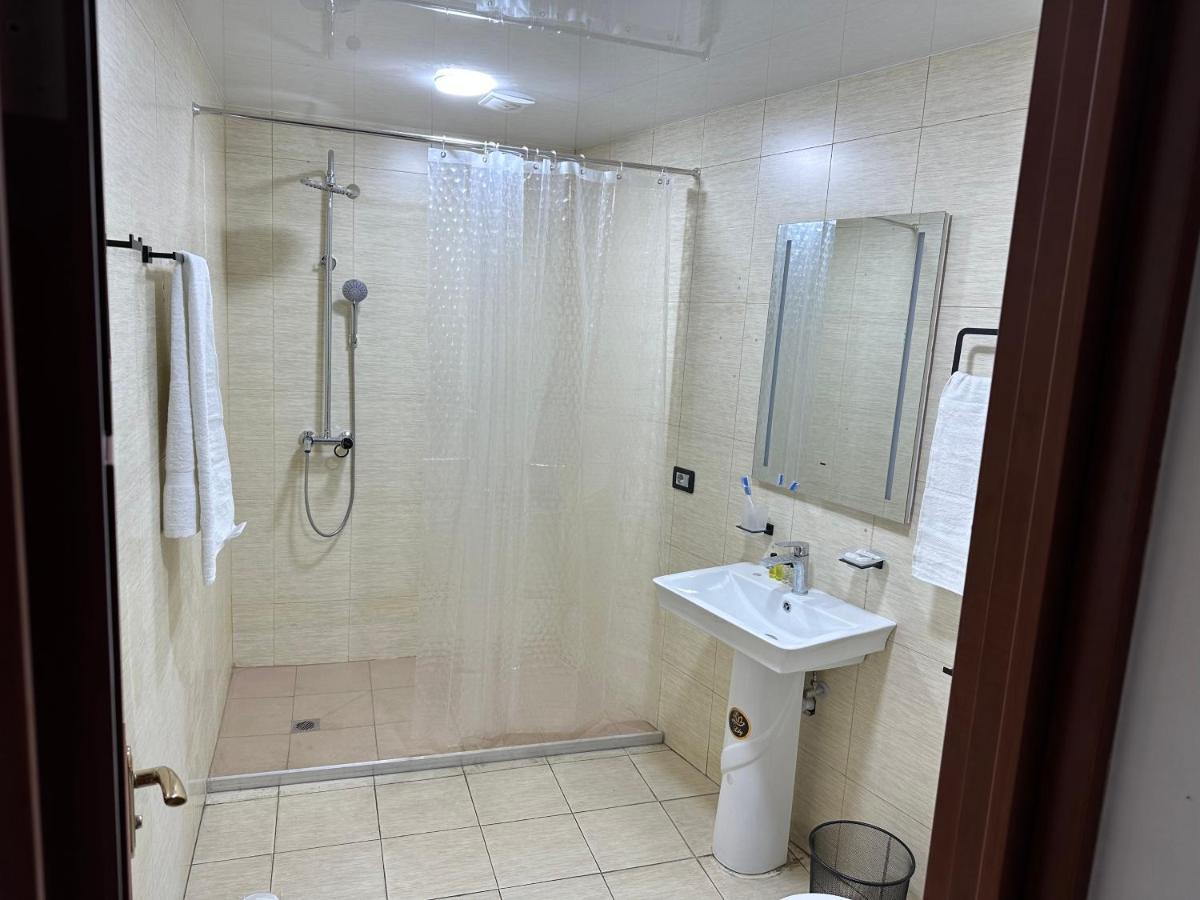 Friendly Hotel Jerevan Eksteriør billede